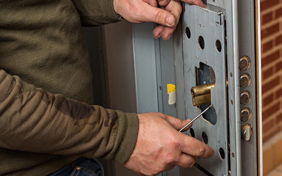  changement de serrure prix Coubron